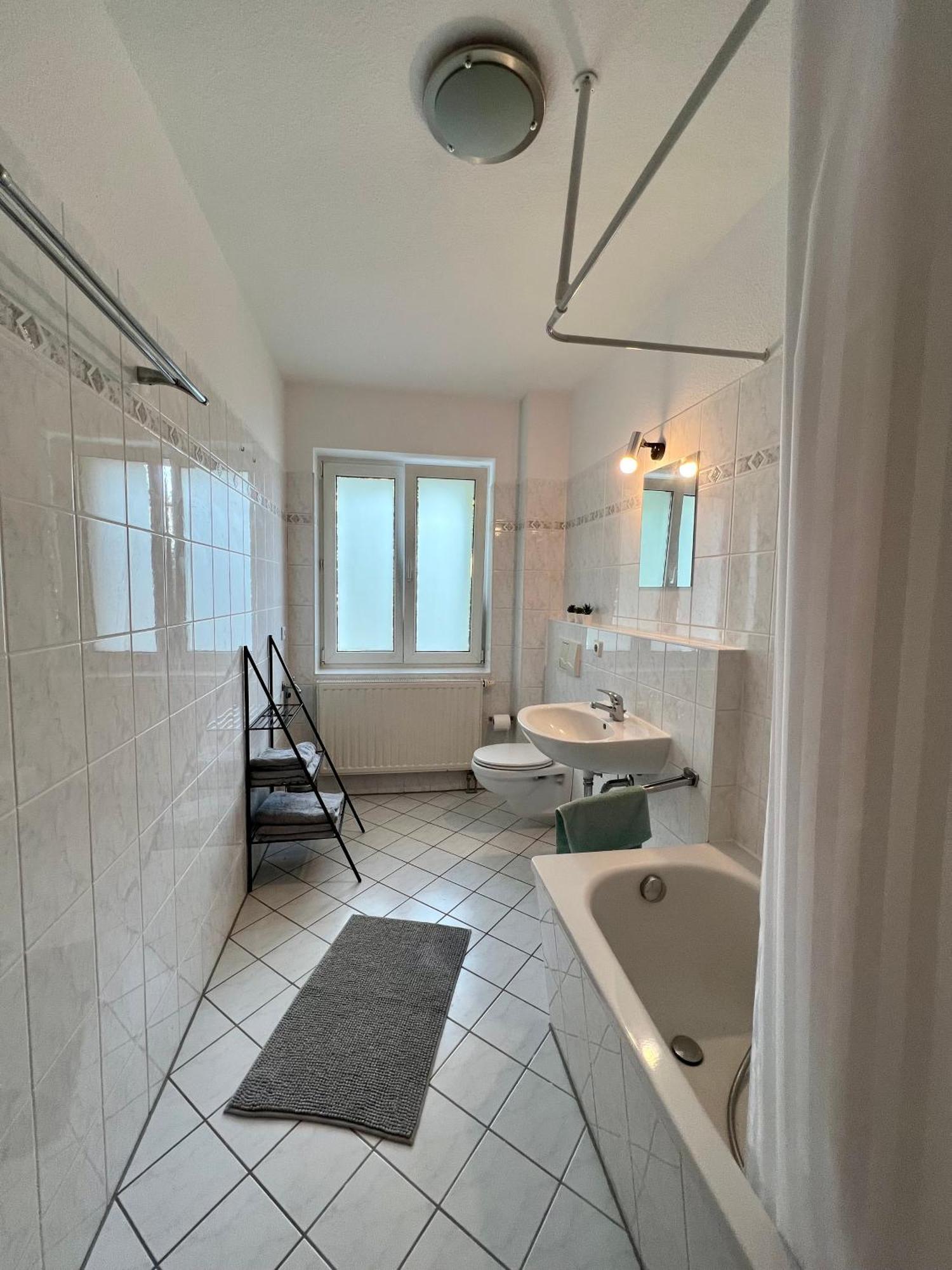 Vollausgestattet, Grosszuegig & Zentral Fuer Bis Zu 4 Apartamento Magdeburgo Exterior foto